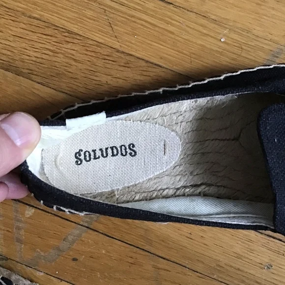 Luxe Soludos Ladies Size 6 Black Espadrille Shoes w/ Champagne Accents,MINT - Picture 3 of 5